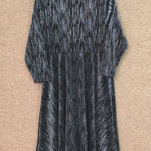 Torrid Black Shine Velvet Wrap Dress Sz 0 PreOwned FLAW - Picture 6 of 7